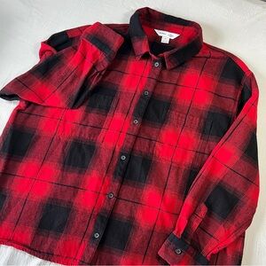 Old Navy Boyfriend Shirt Womens XL Red Buffalo Plaid Flannel Long Sleeve Preppy